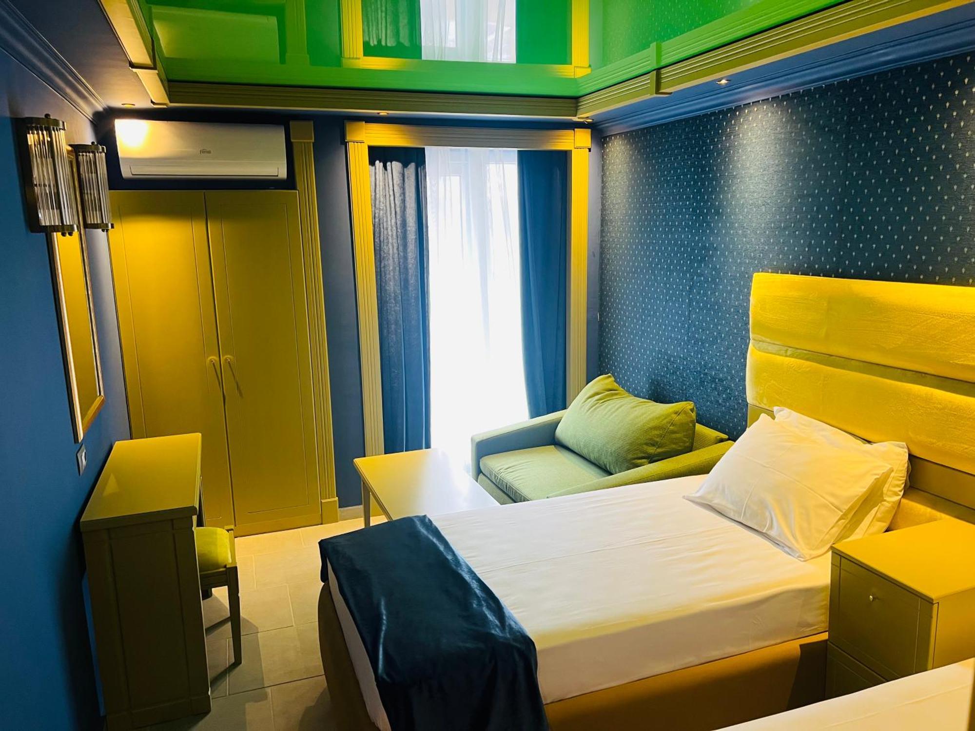 Hotel Craiova By Phoenicia Blue View โอลิมป์ ภายนอก รูปภาพ