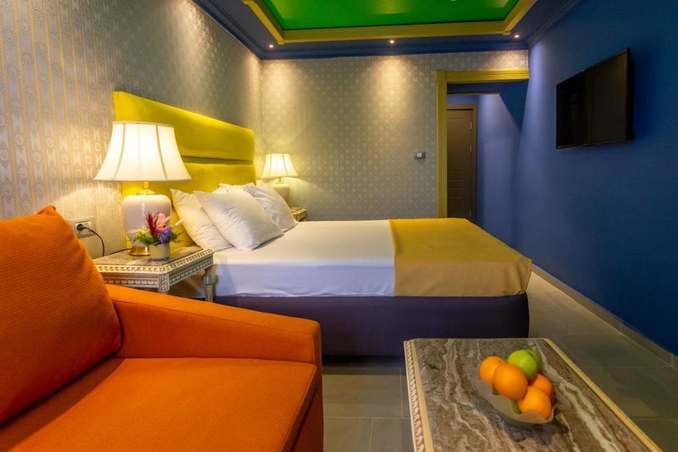 Hotel Craiova By Phoenicia Blue View โอลิมป์ ภายนอก รูปภาพ
