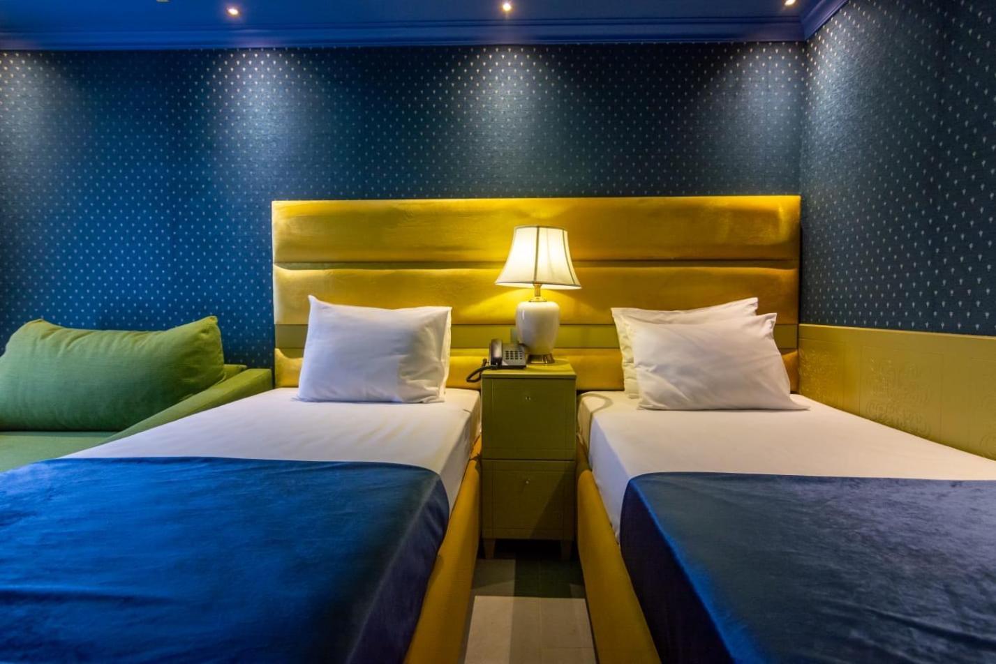 Hotel Craiova By Phoenicia Blue View โอลิมป์ ภายนอก รูปภาพ